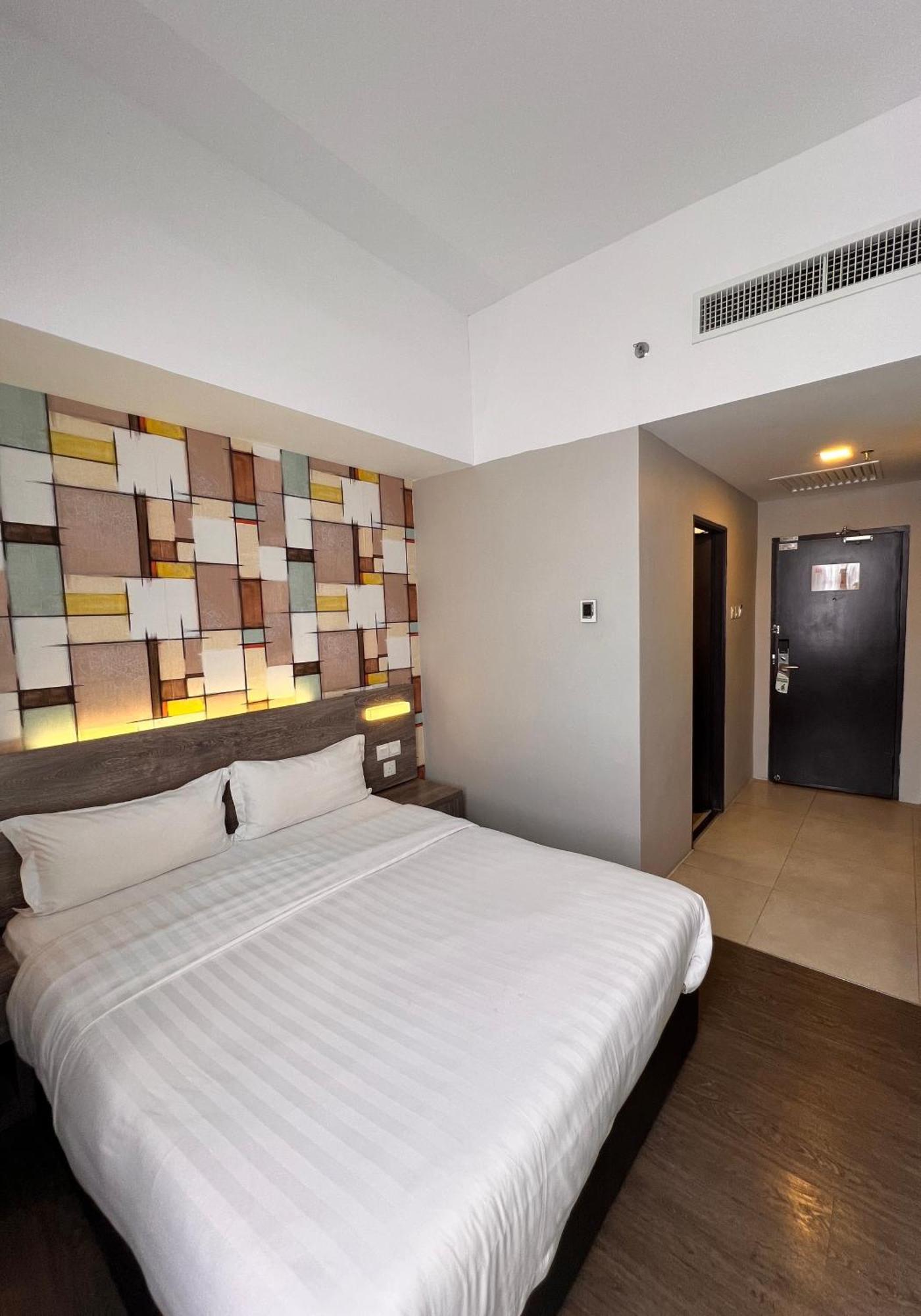 Ajang Hotel Miri Buitenkant foto