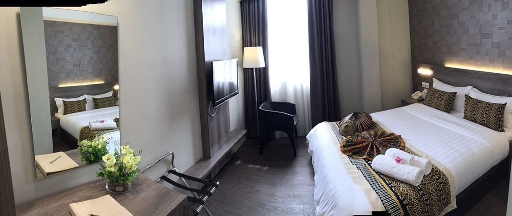 Ajang Hotel Miri Buitenkant foto