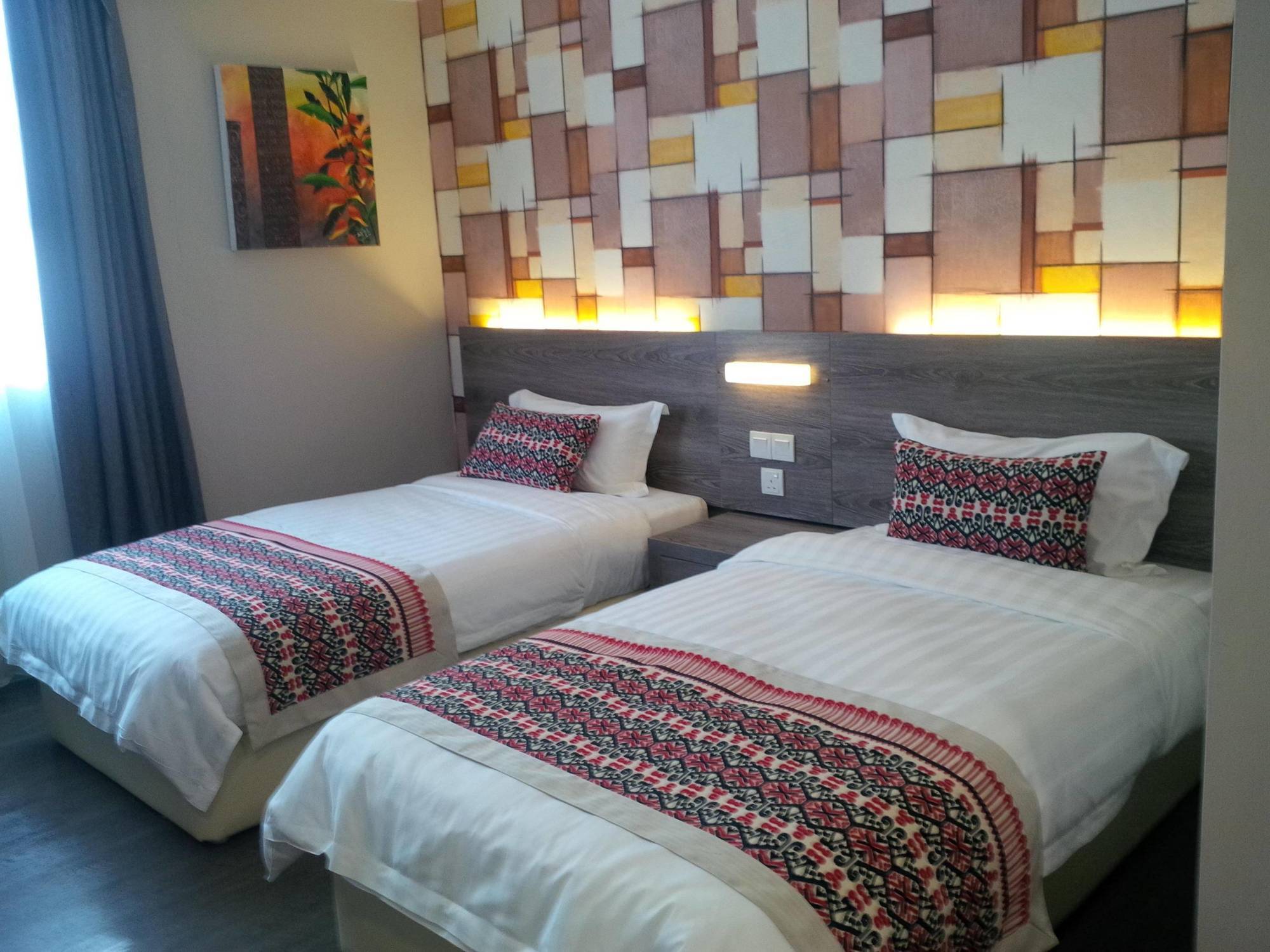 Ajang Hotel Miri Buitenkant foto