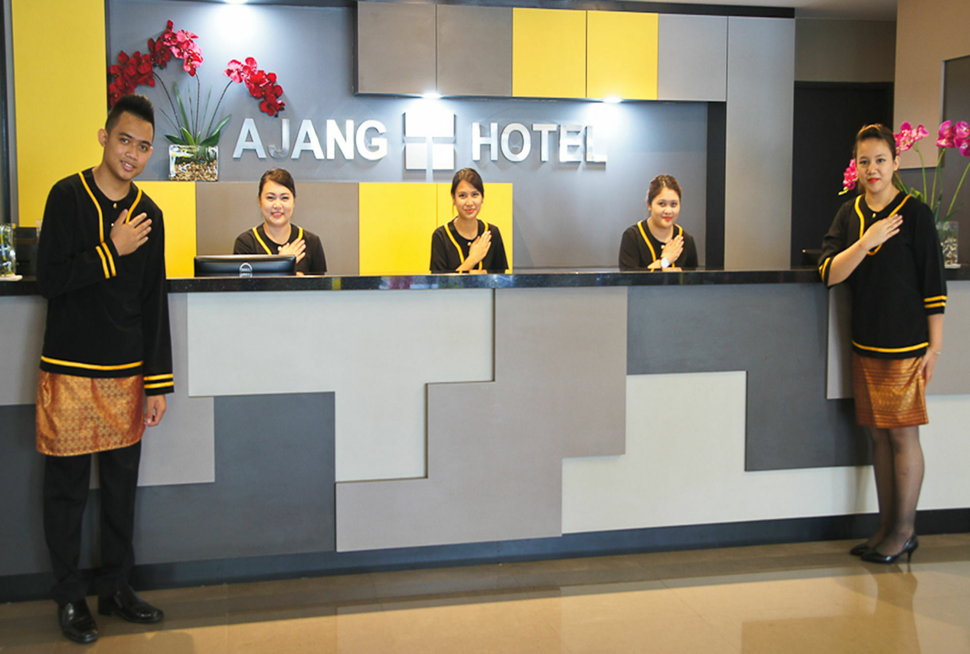 Ajang Hotel Miri Buitenkant foto