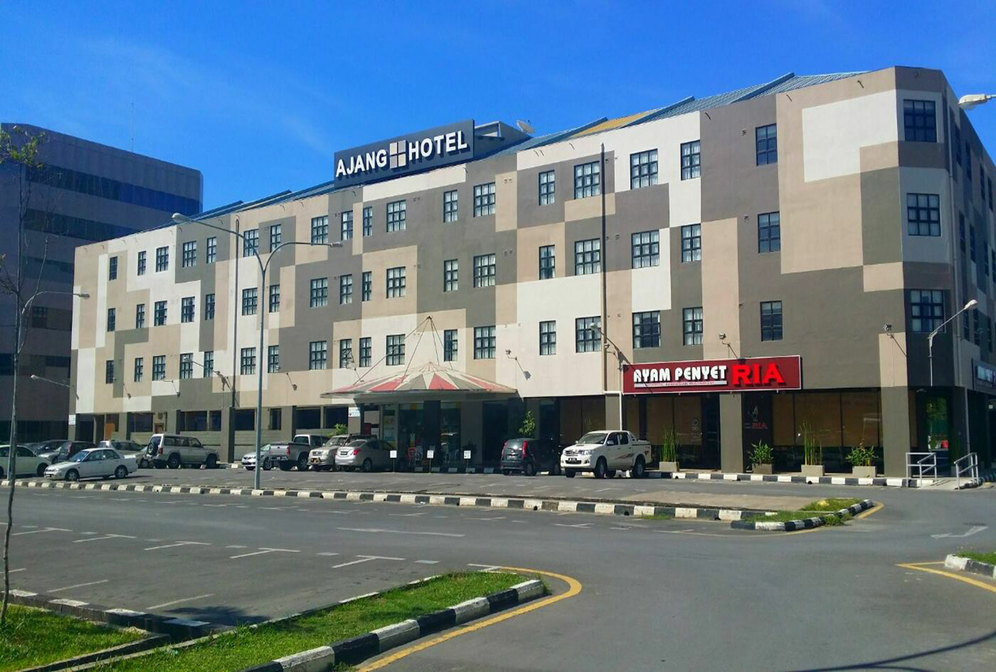 Ajang Hotel Miri Buitenkant foto